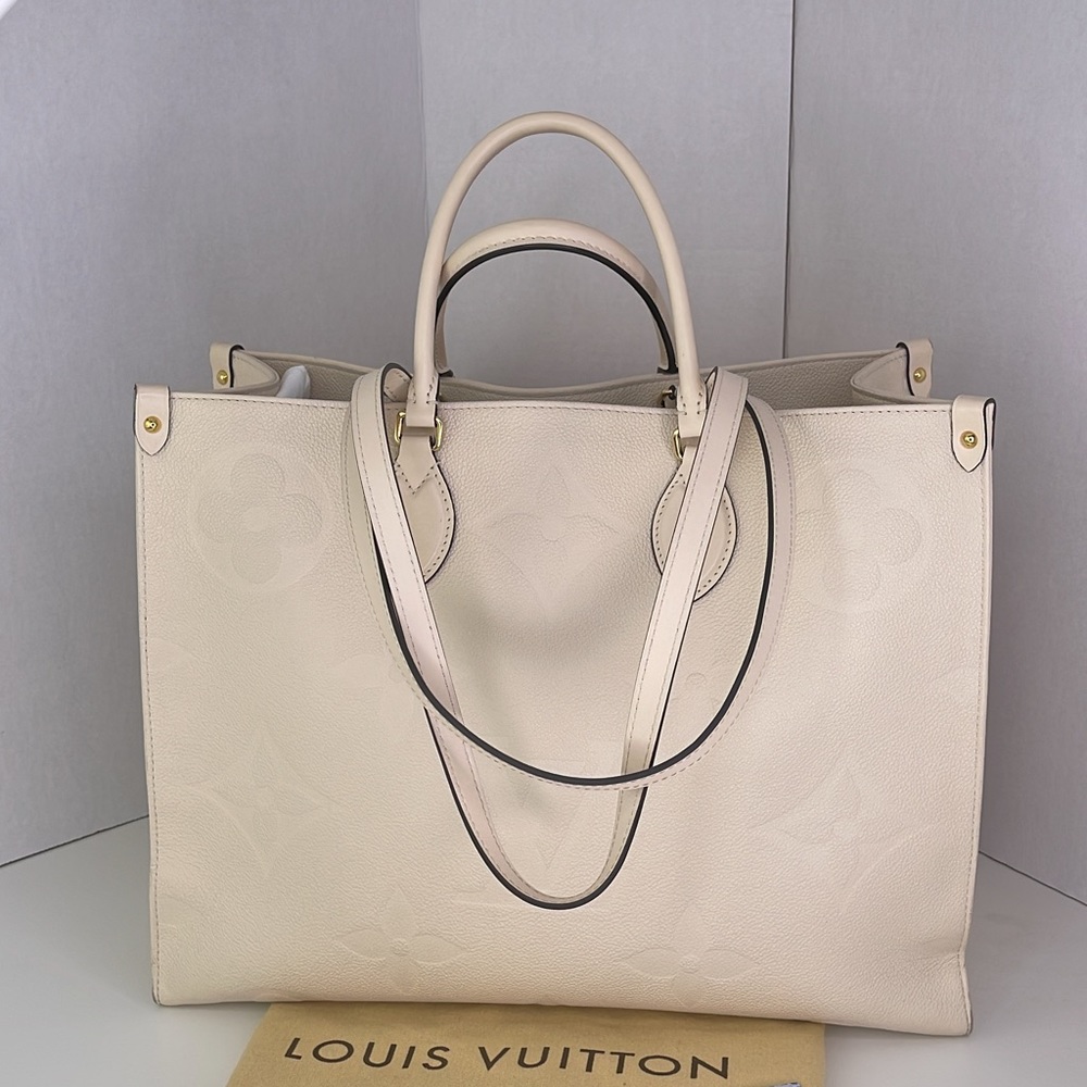 LOUIS VUITTON NEIGE GIANT MONOGRAM EMPREINTE ON THE GO GM